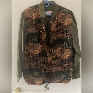 Vtg. STUNT Sports Silk Women’s Medium Tropical Animal Camo Lightweight Jacket